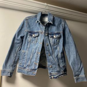 Old Navy Women’s Classic Jean Jacket - Large